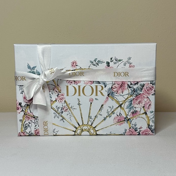 Dior Holiday Box with pouch & Ribbon - Picture 3 of 7